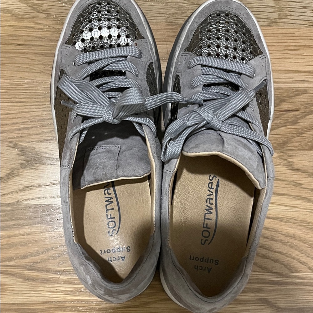 Softwaves Gray Suede and Metallic Arch Support Sneaker Size 38 1/2